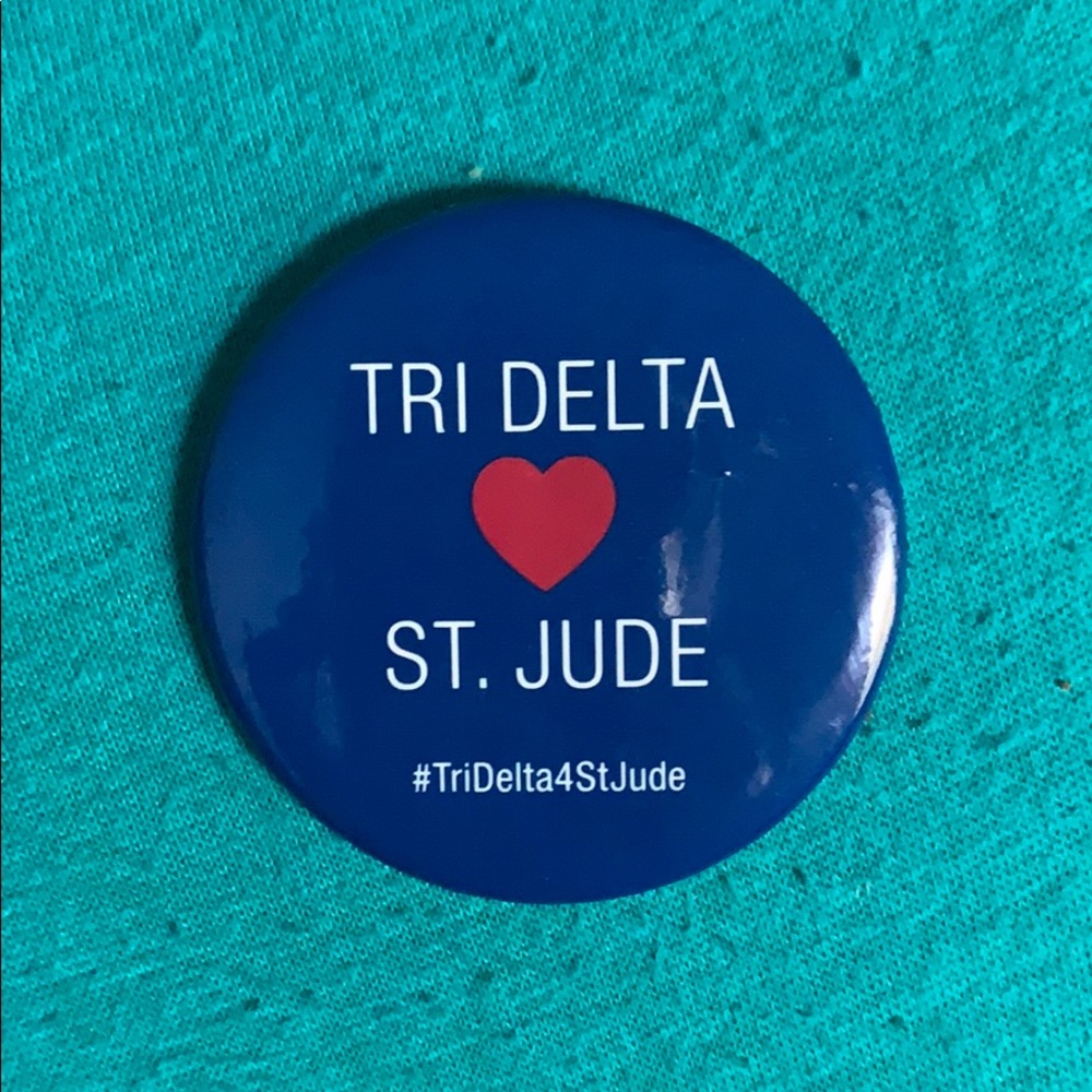Tri Delta button